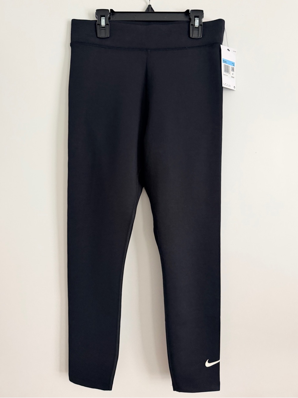Nike women’s tight fit high rise leggings